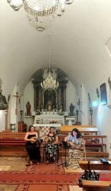Click to enlarge image drveniske-veceri-mandolina02.webp