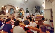 Click to enlarge image drveniske-veceri-mandolina03.webp