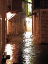 Click to enlarge image poplava-kastela2.jpg