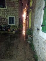 Click to enlarge image poplava-kastela4.jpg