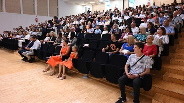 priznanja ucenicima mala