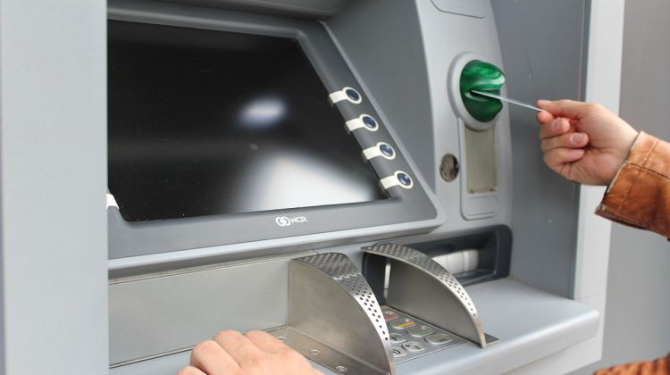 bankomat mala