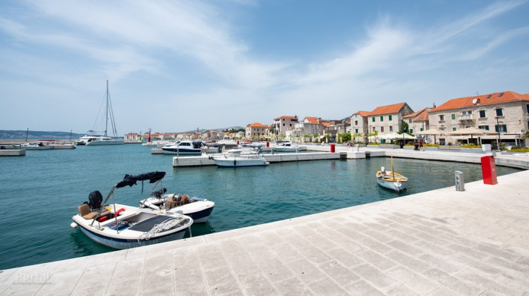 lucica kastel stari mala