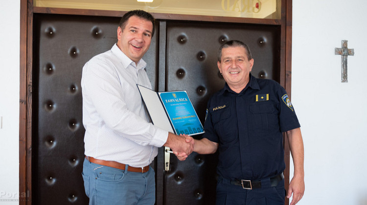 policajac mala