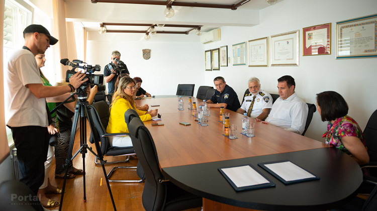 policajac slika1