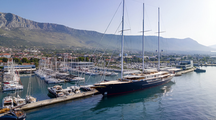 jedrenjak marina