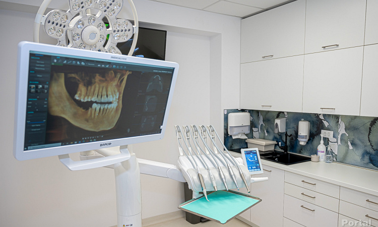 SI dental kastel luksic s