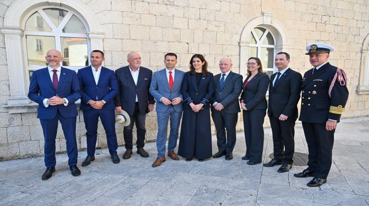 448004135 877934671018795 8190640379787044977 n