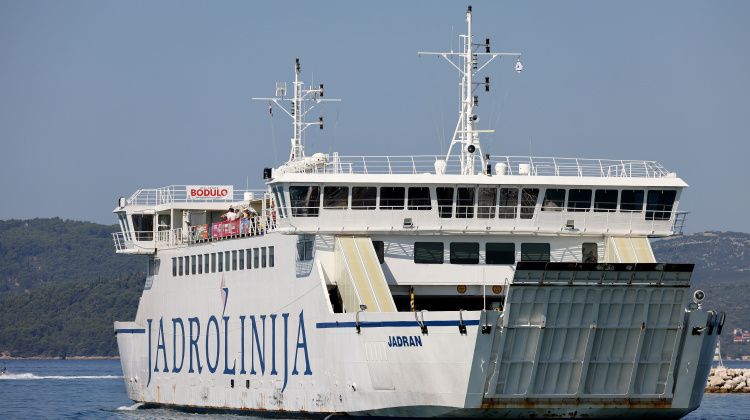 Iz Jadrolinije apeliraju da se njome ne politizira