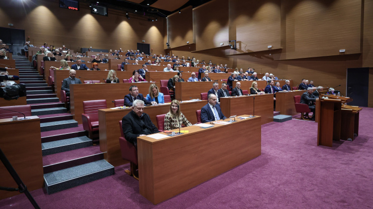 Oporba oplela po Ćoriću: 