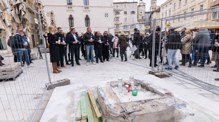 Split: Oštre polemike o uklanjanju štandarca