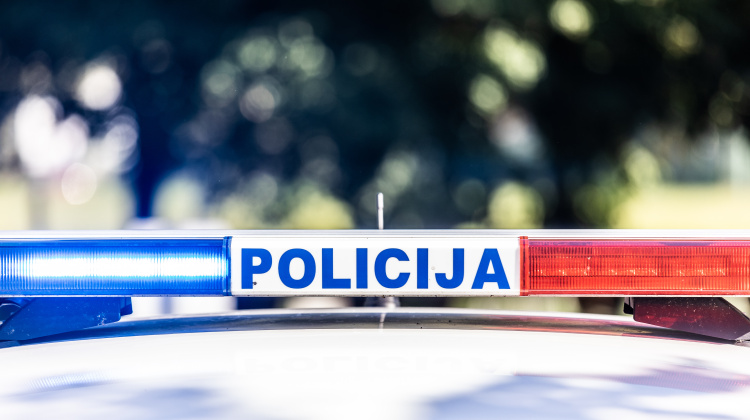 Makarska: Liječnici se bore za život vozača iz zapaljenog vozila