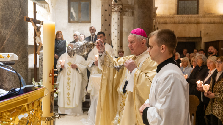 Vazmeno bdijenje u splitskoj prvostolnici