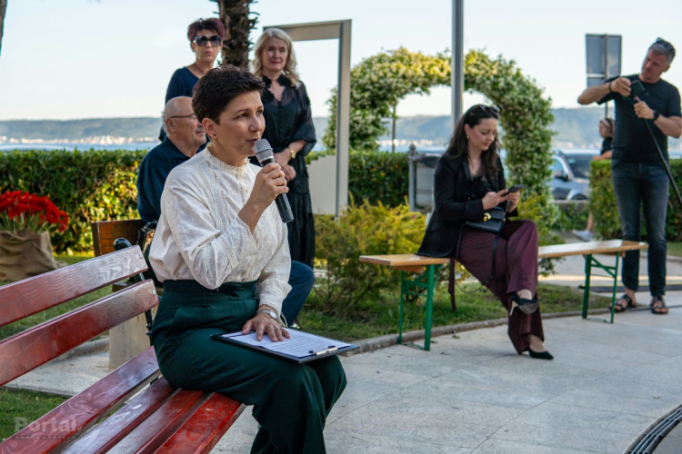 Večer u perivoju protekla uz promenadu „poznatih“ odjevenih u Legendu o Miljenku i Dobrili (VIDEO)