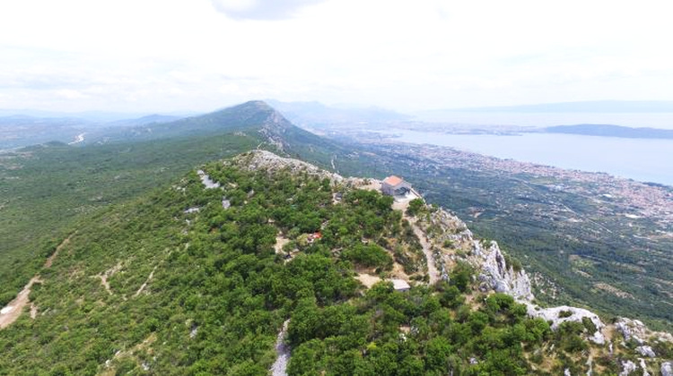 Kaštelanski puti vode vas na pješačenje po Malačkoj