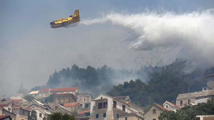 MORH: HRM i MUP evakuirali 25 osoba sa požarišta 