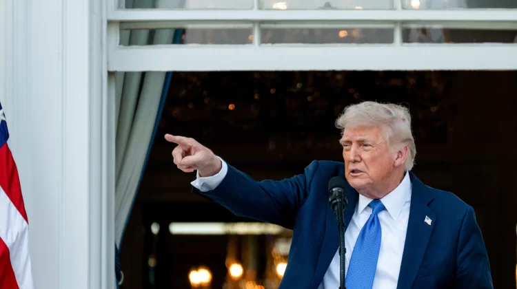 Trump dobio podršku Senata za rezanje pomoći inozemstvu i javnim medijima