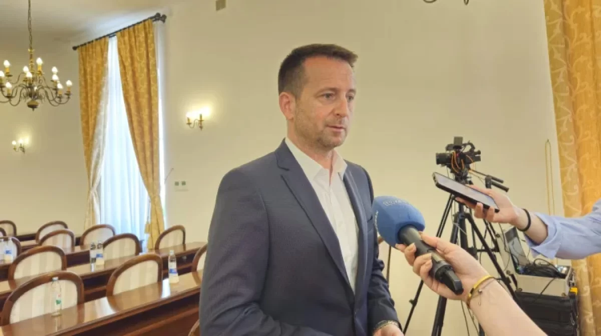 AKTUALNI SAT VIJEĆA TROGIRA: Tko želi parkirati u UNESCO-ovoj staroj jezgri platit će 10 eura po satu