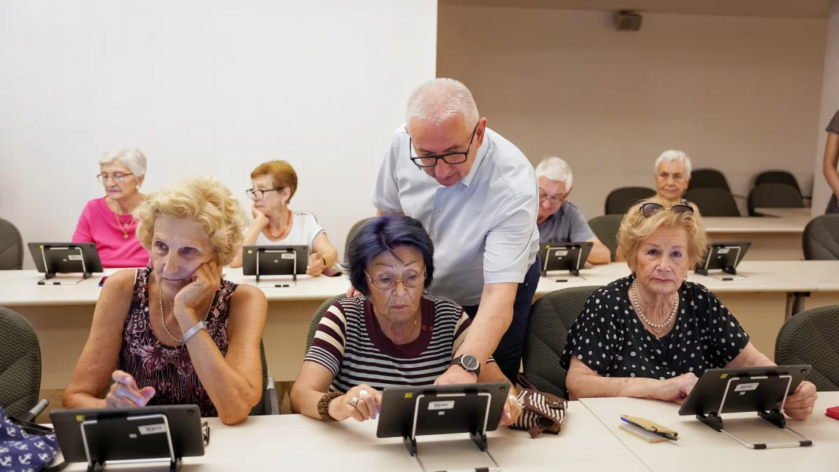 Digitalna radionica za umirovljenike i starije osobe