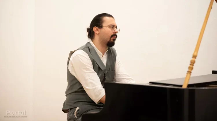 Kaštelanski pijanist Petar Krokar večeras će održati koncert u Vitturija