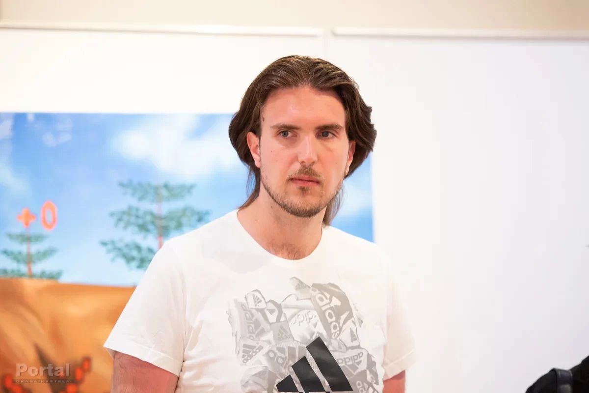 U Vitturija otvorena izložba mladog umjetnika Mihaela Frančića: Metafora stvarnoga života prisutna na gotovo svim slikama a.