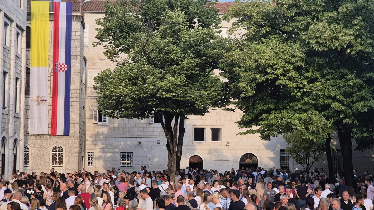 Brojni hodočasnici iz svih krajeva stigli u Gospino svetište u Sinj