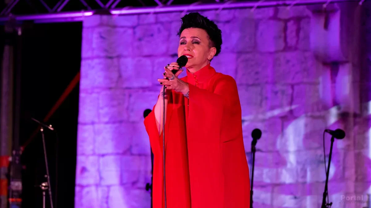 Koncertom  Amire Medunjanin u nedjelju na Igrišću zatvara se Kaštelansko kulturno i zabavno ljeto