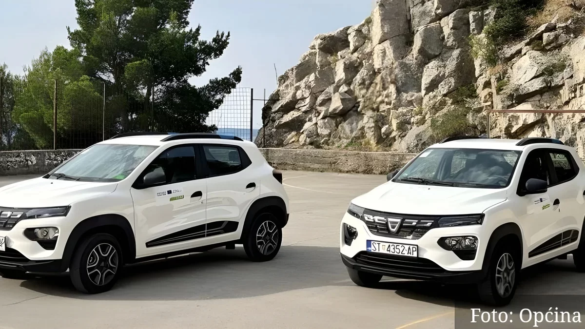 Klis nabavio dva električna vozila koja će biti na usluzi starijim mještanima