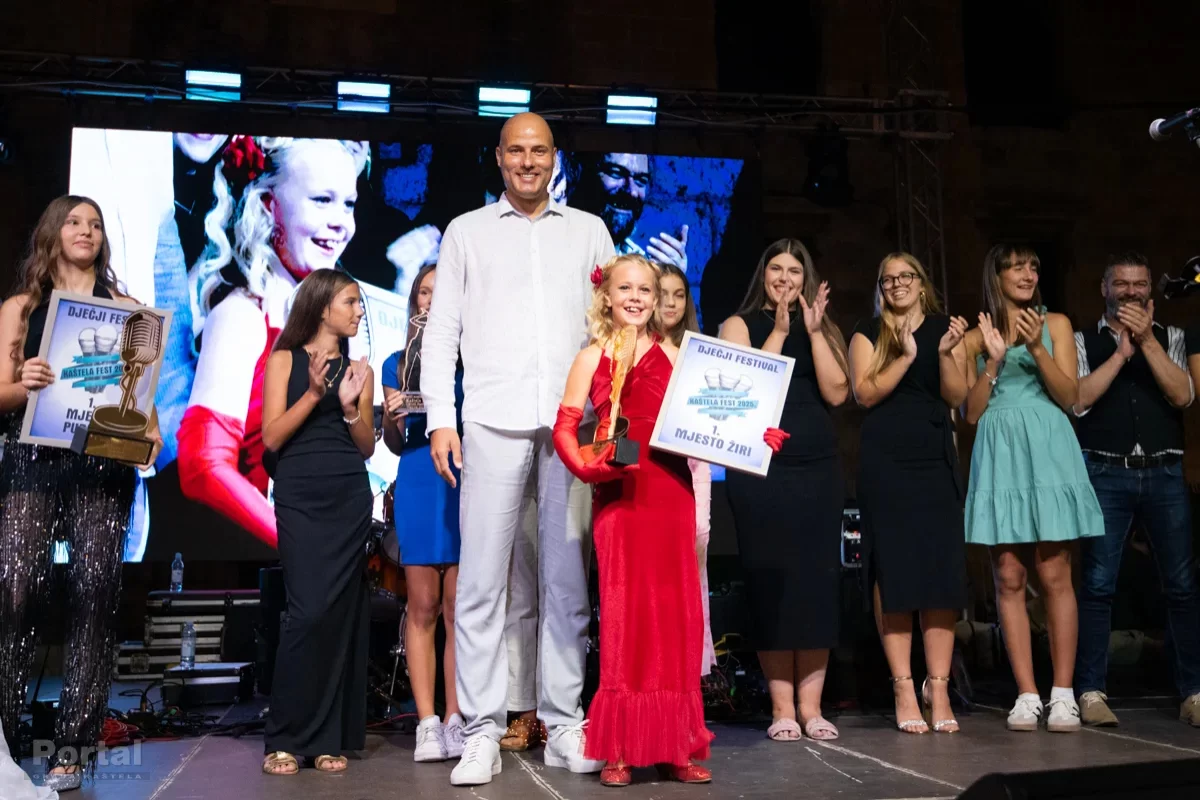 Kaštela fest dobio pobjednike: Publika glasala za Karmen Tešiju, a žiri za Freju Leticu (VIDEO)