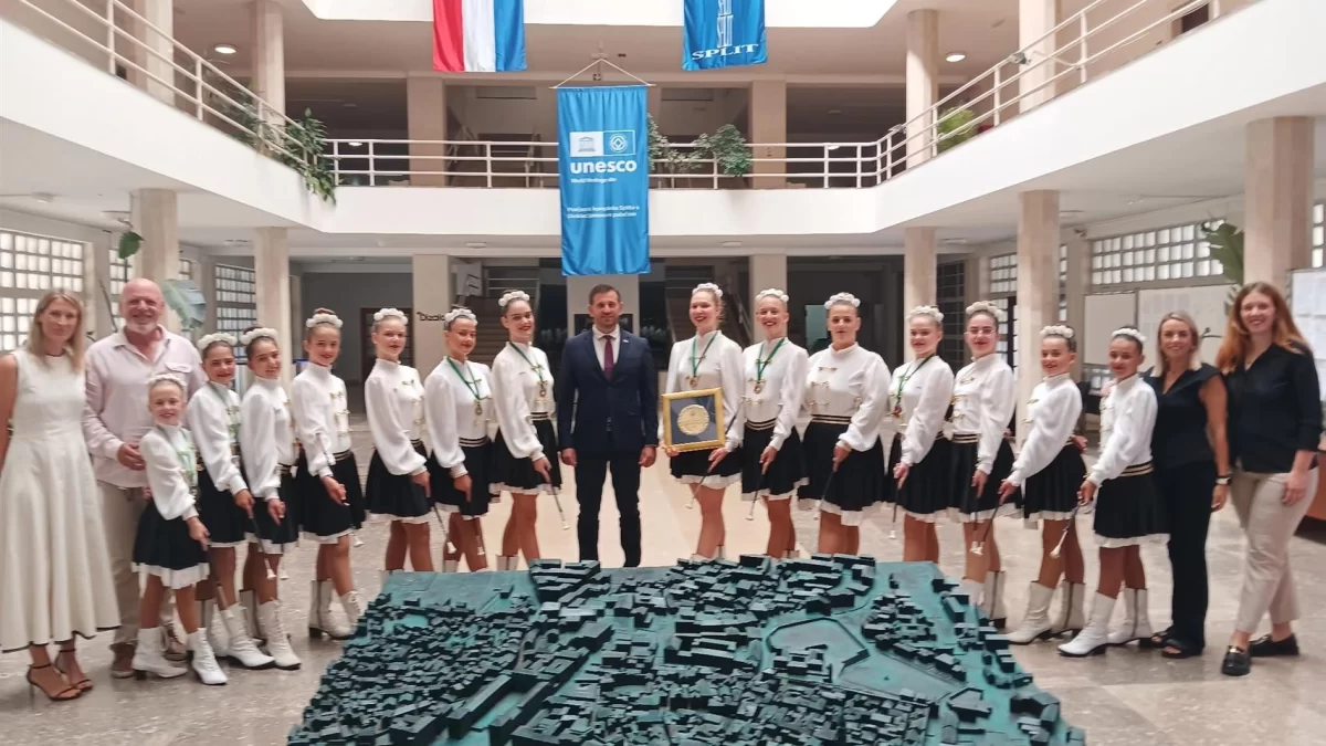 Gradonačelnik Šuta primio svjetske prvakinje – Splitske mažoretkinje