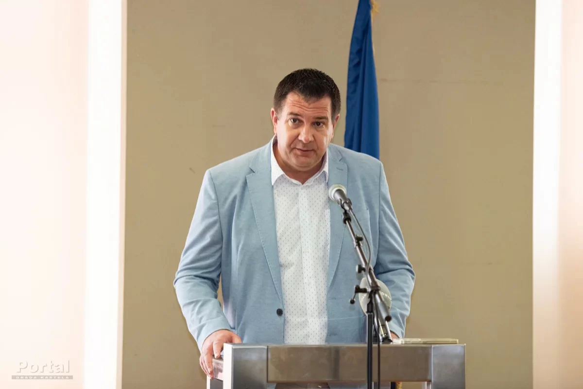 VIJEĆNIČKA PITANJA: HŽ želi graditi još jedan kolosjek kroz Kaštela za međunarodni promet, o metrou se nisu izjasnili