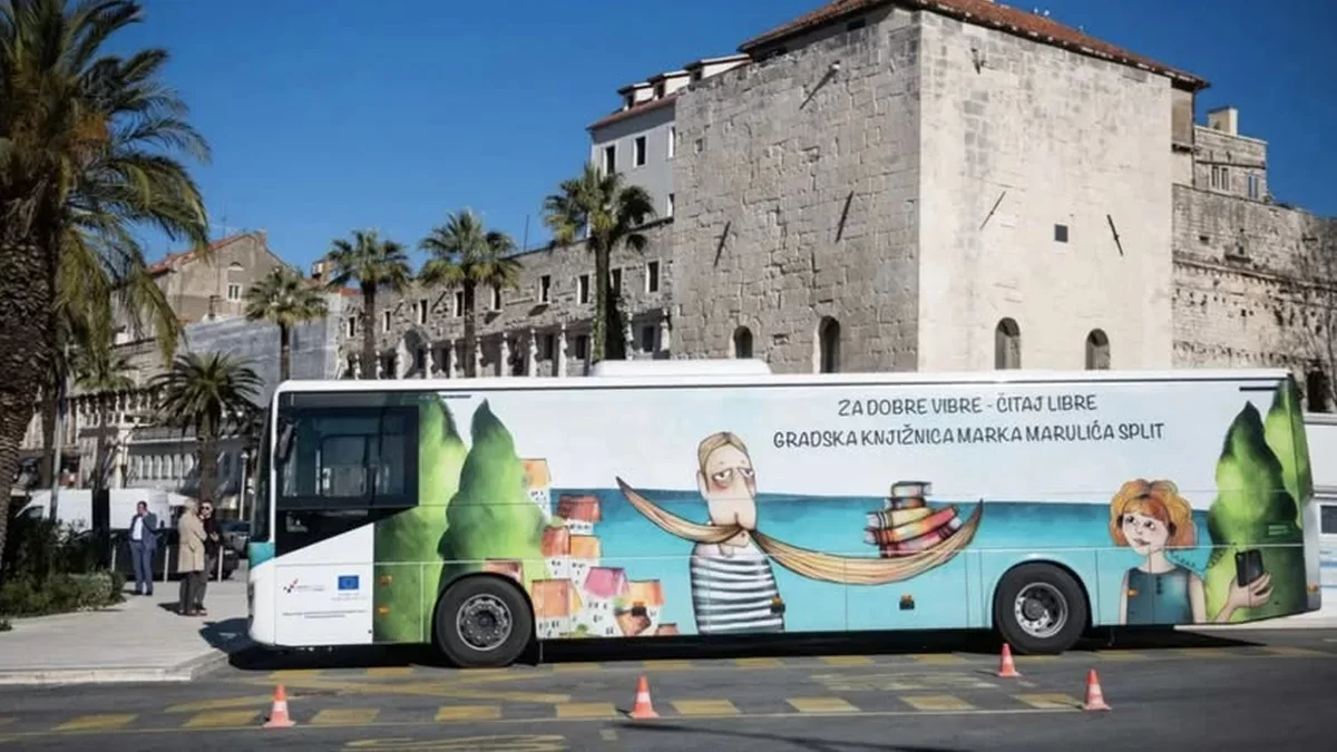 Bibliobus: Za dobre vibre i dalje čitaj libre!