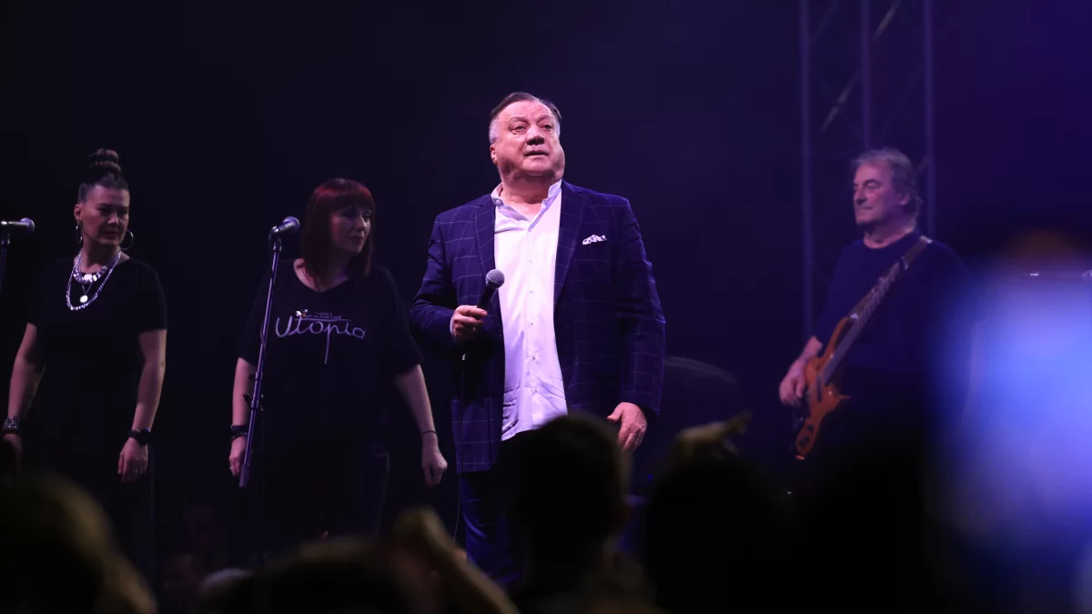 Sarajlije spontanim koncertom odali počast Halidu Bešliću