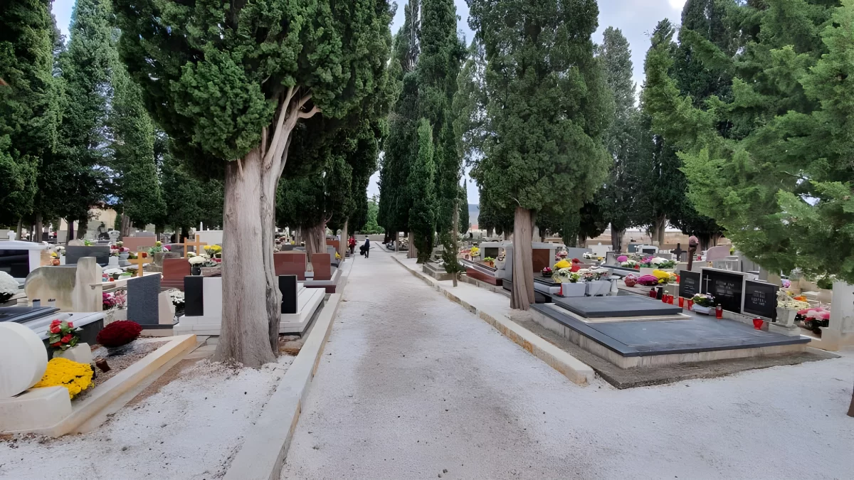 TROGIR HOLDING UREDIO GROBLJE ZA BLAGDANE I DAO MU DODATNU NOTU POSEBNOSTI