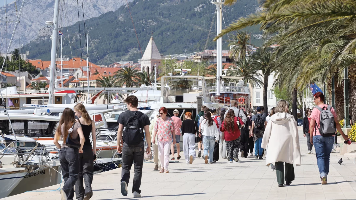 U EU-u se nastavlja rast noćenja u kratkoročnom smještaju rezerviranih na internetu