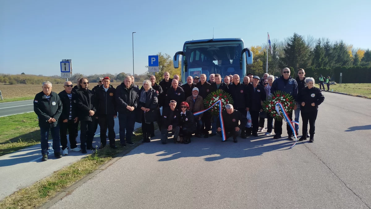 Kaštelanski branitelji i dragovoljci Domovinskog rata sudjelovali na posljednjem ispraćaju Jean-Michel Nicolieru