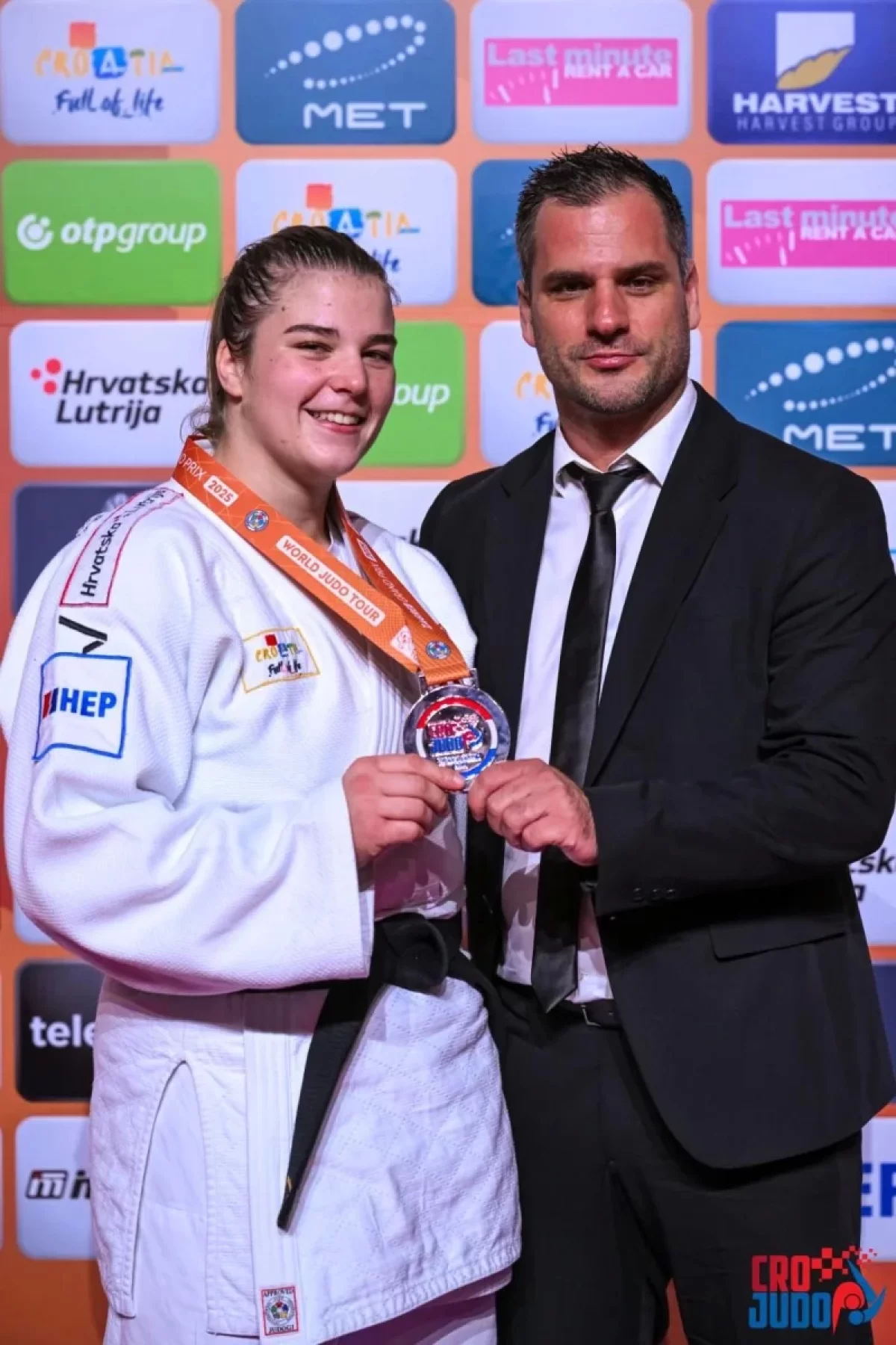 JK SOLIN: Ana Viktorija Puljiz srebrena, Helena Vuković brončana na Grand Prix Zagreb 