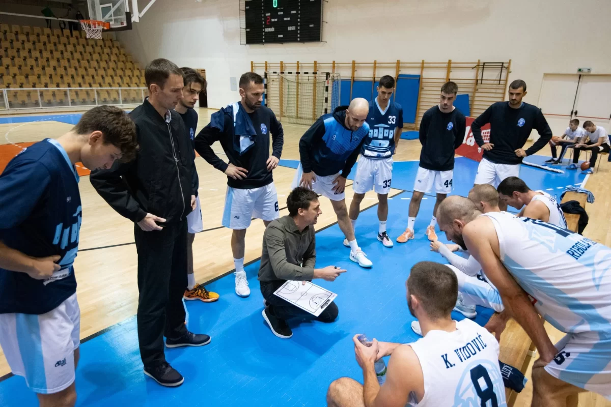 KOŠARKA Pobjednički niz Ribole opet je prekinula Mladost (FOTO/VIDEO)