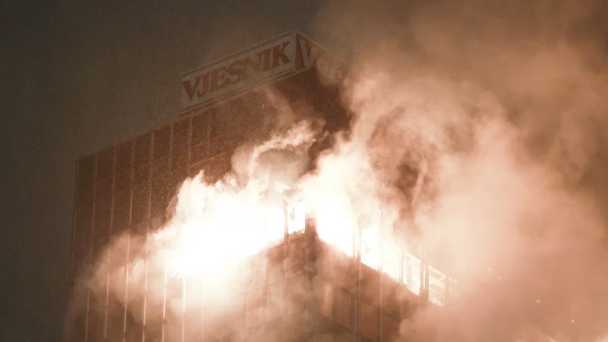 Gori Vjesnikov neboder u Zagrebu