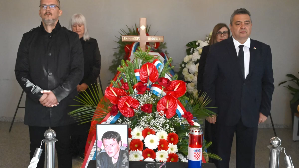 Vukovar: Pokopani posmrtni ostaci Jean-Michaela Nicoliera