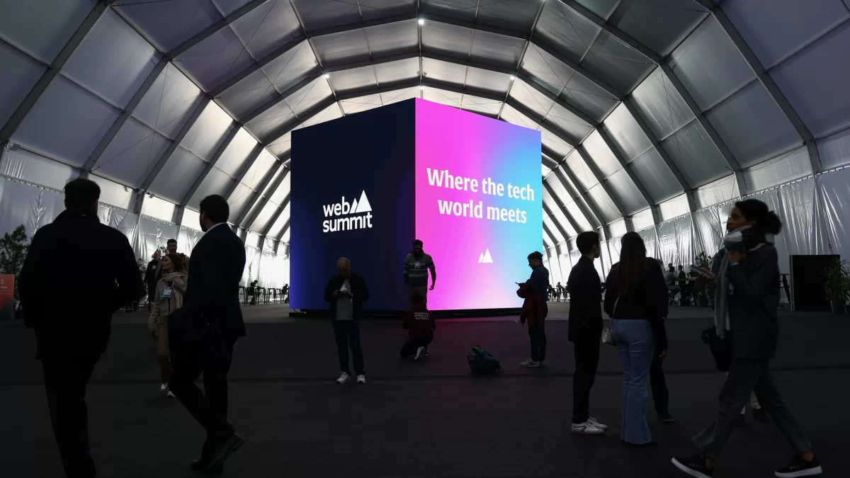 Globalne tehnološke napetosti zasjenjuju AI i robote na Web Summitu