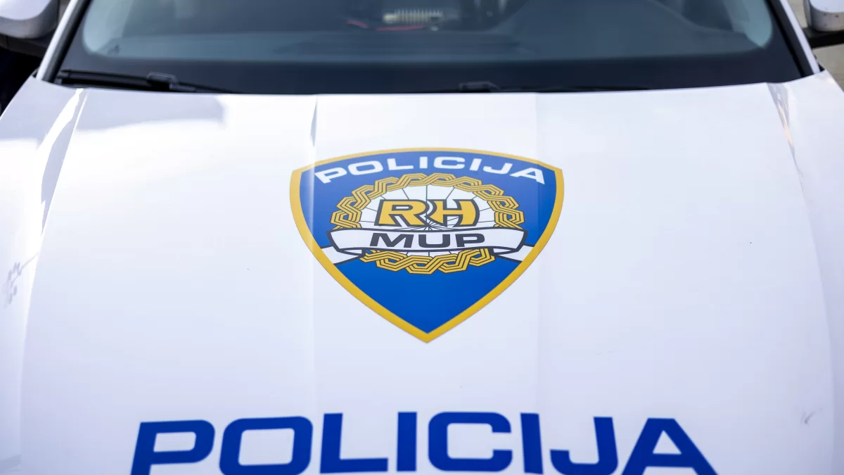 Policija pronašla krivce za eksploziju pred OŠ Strožanac: Kazneno prijavljeno šest maloljetnika