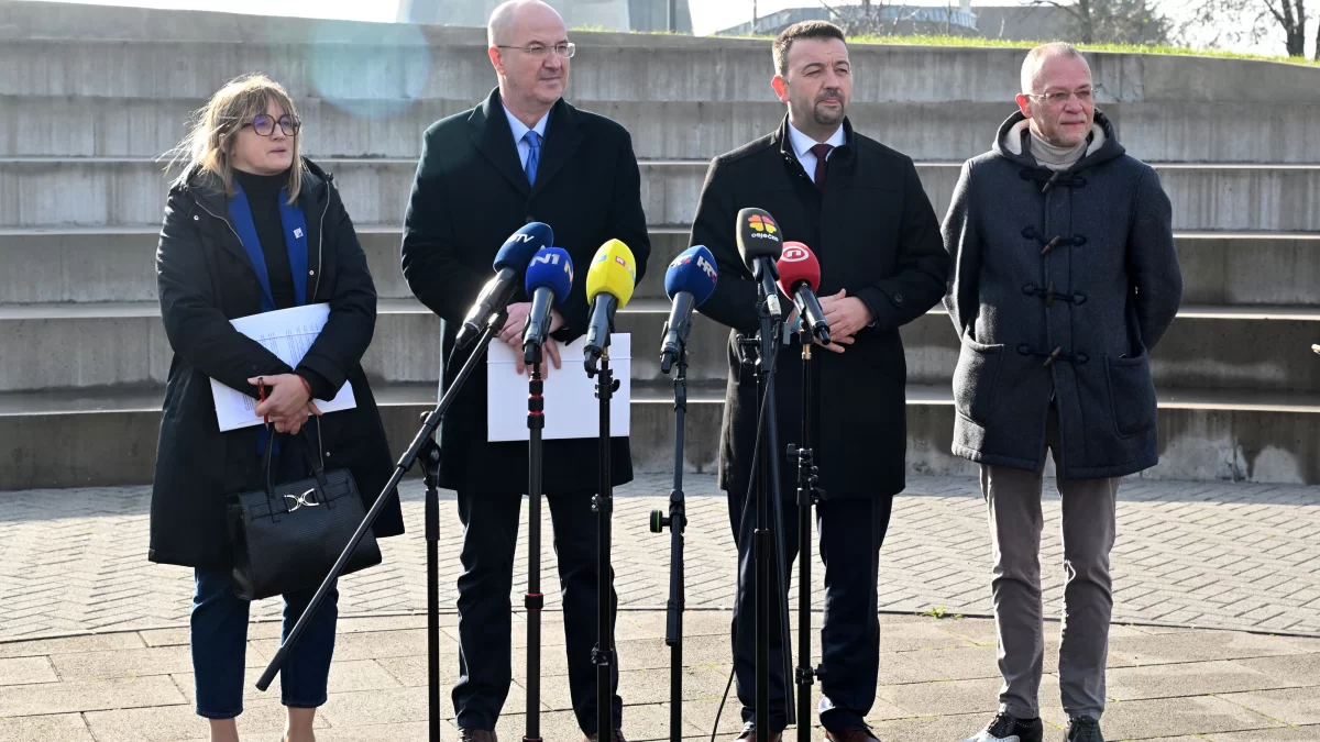 Četiri desne stranke potpisale u Vukovaru memorandum o suradnji