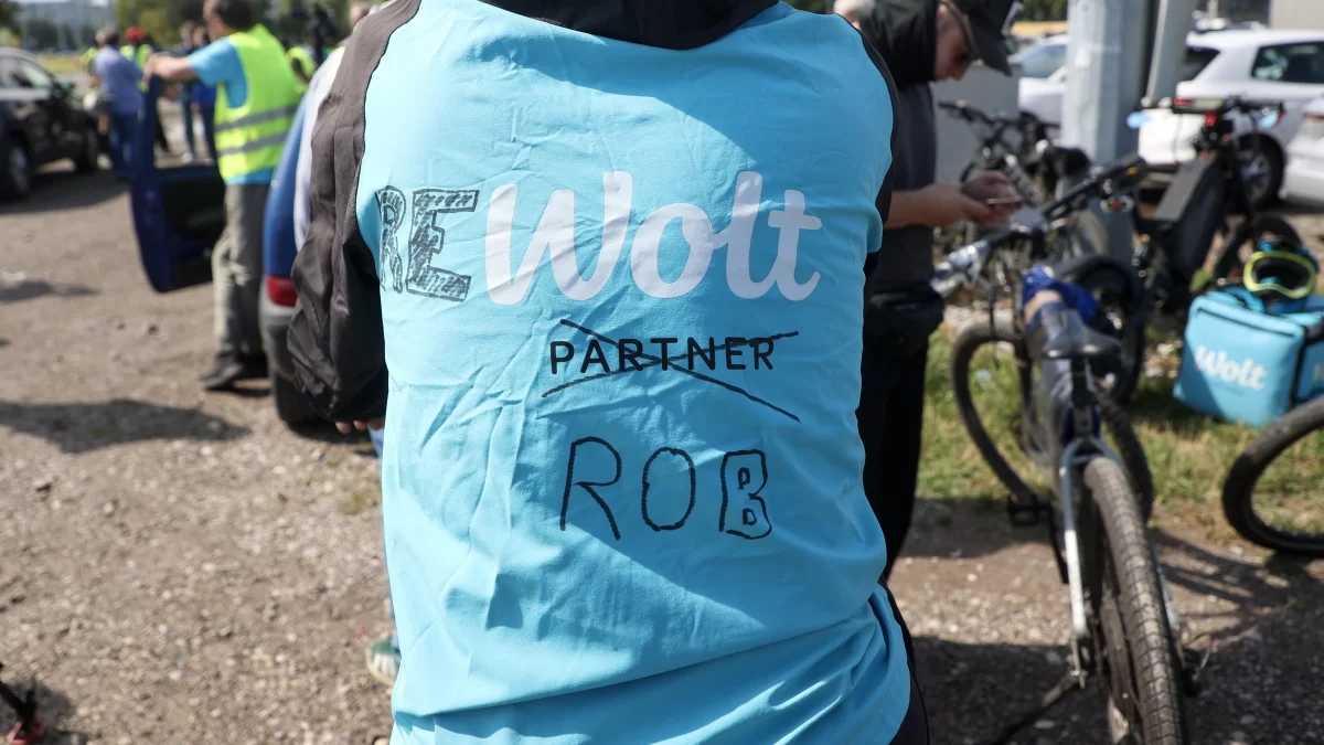 Zašto su među napadačima na strane radnike često mladi?