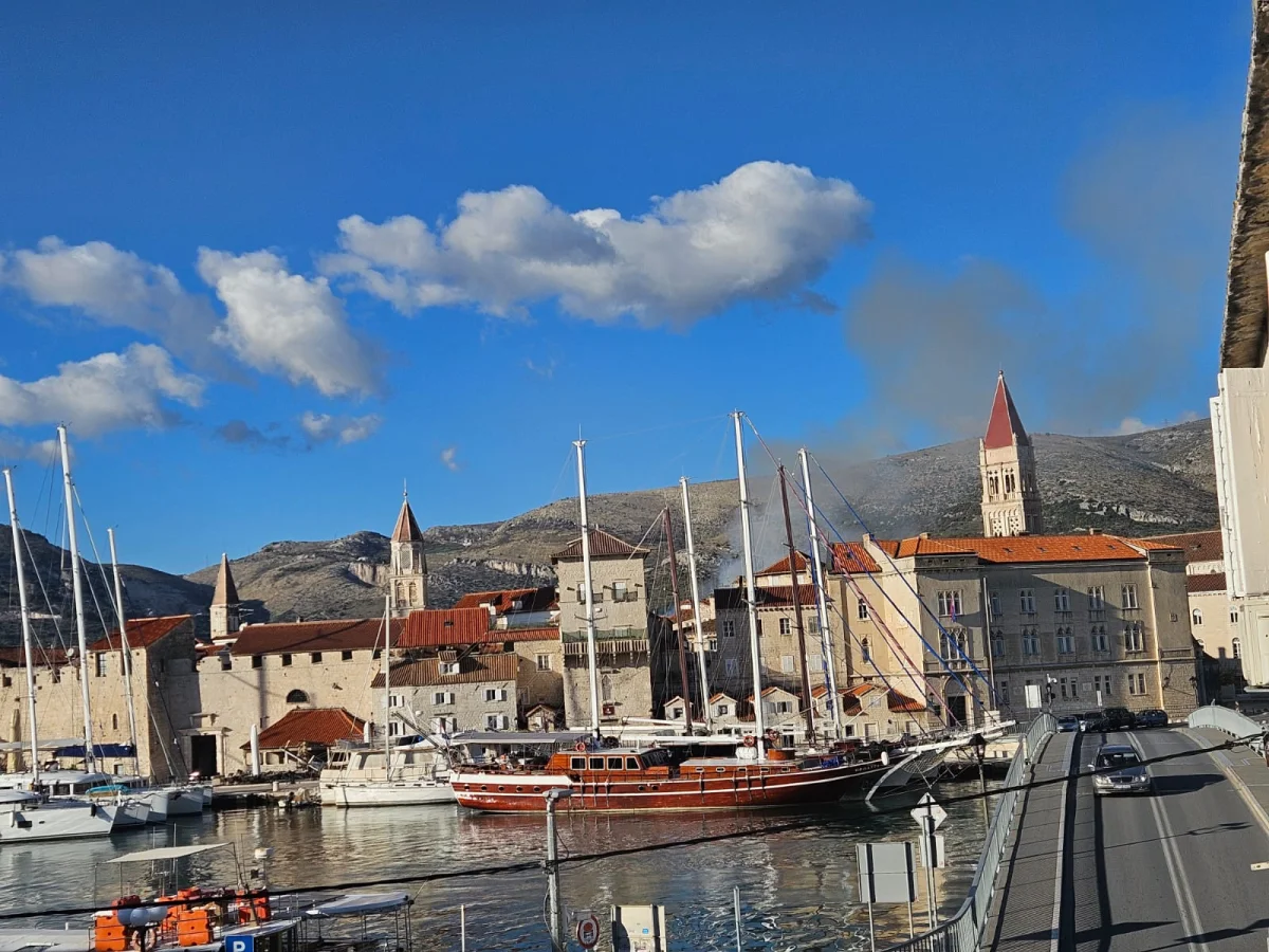 pozar trogir02