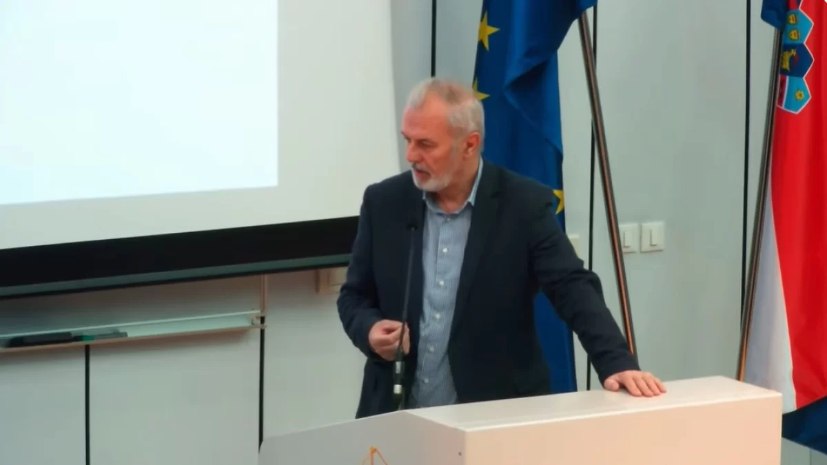 Ante Sanader Ivošević: Kaštela does not obstruct the construction of the railway to the airport, you want to be a sheriff, and the EEP is for Split