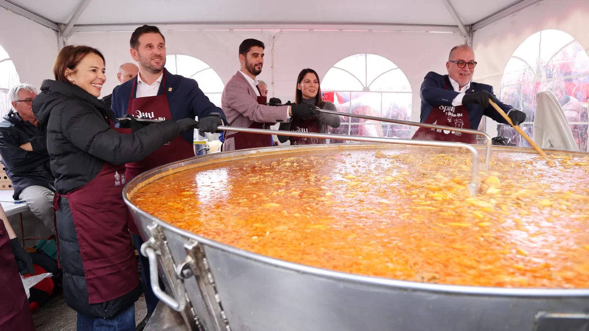 Split: Podijeljeno 5000 porcija bakalara i fritula