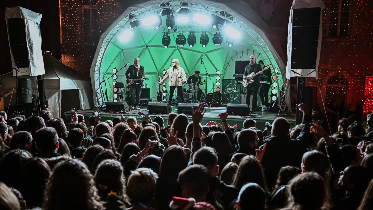 Spektakularan koncert Jelene Rozge ispunio Trogir do posljednjeg mjesta, slijedi nastavak glazbenog vikenda uz Hiljsona Mandelu!