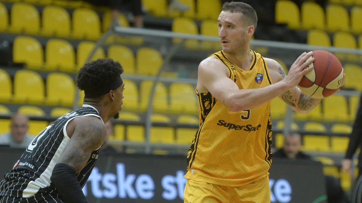 PH, košarkaši: Pobjeda Splita kod Samobora, 40 poena Jordana