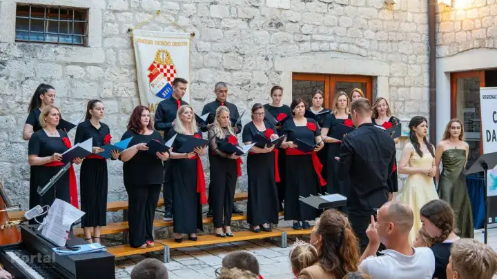 Otvorene su prijave za Regionalnu smotru zborova i malih vokalnih sastava Canta Dalmatia